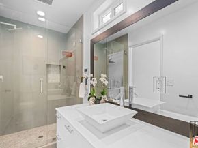 6460 W 84th Street, Los Angeles CA 90045