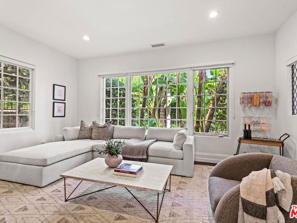 9928 Toluca Lake Avenue, Toluca Lake CA 91602