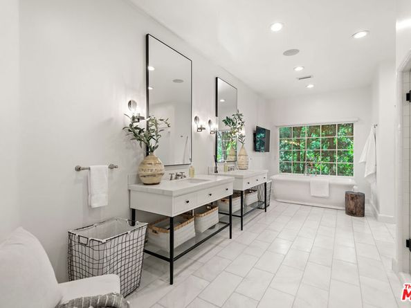 9928 Toluca Lake Avenue, Toluca Lake CA 91602