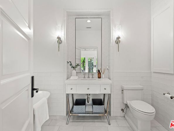9928 Toluca Lake Avenue, Toluca Lake CA 91602