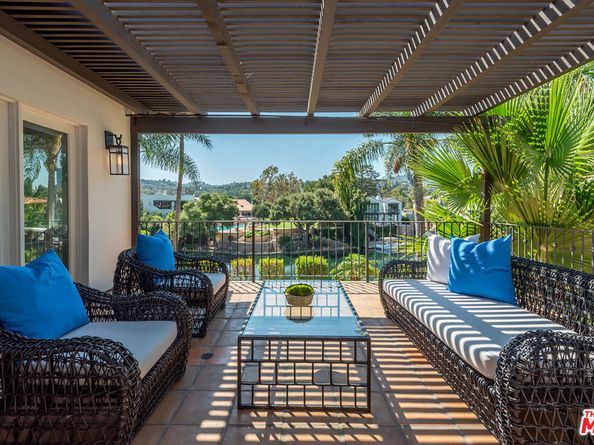 9928 Toluca Lake Avenue, Toluca Lake CA 91602
