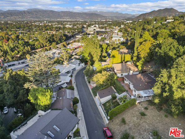 11579 Sunshine Terrace, Studio City CA 91604