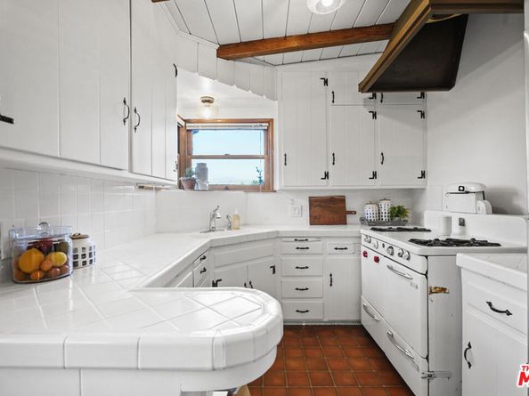 11579 Sunshine Terrace, Studio City CA 91604