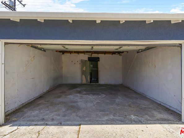 6043 Madden Avenue, Los Angeles CA 90043