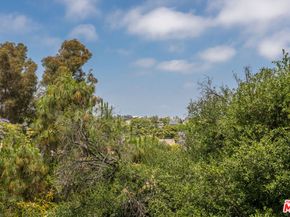 172 S Woodburn Drive, Los Angeles CA 90049