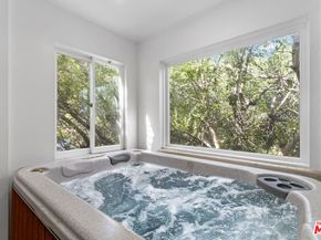 172 S Woodburn Drive, Los Angeles CA 90049