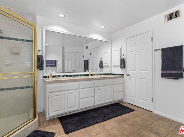 172 S Woodburn Drive, Los Angeles CA 90049