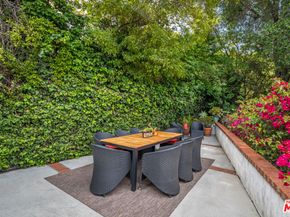 172 S Woodburn Drive, Los Angeles CA 90049