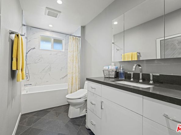 2701 Voorhees Avenue 3, Redondo Beach CA 90278