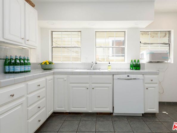 6516 Lexington Avenue, Los Angeles CA 90038