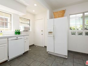 6516 Lexington Avenue, Los Angeles CA 90038
