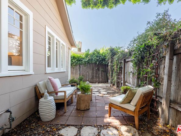 6516 Lexington Avenue, Los Angeles CA 90038