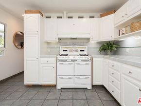 6516 Lexington Avenue, Los Angeles CA 90038