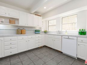 6516 Lexington Avenue, Los Angeles CA 90038
