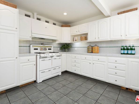 6516 Lexington Avenue, Los Angeles CA 90038