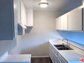 5661 Lexington Avenue, Los Angeles CA 90038