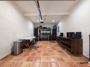 615 S Highland Avenue, Los Angeles CA 90036