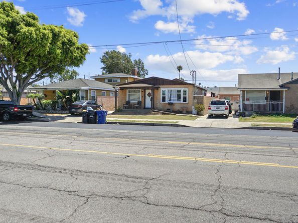 1542 W 223rd Street, Torrance CA 90501