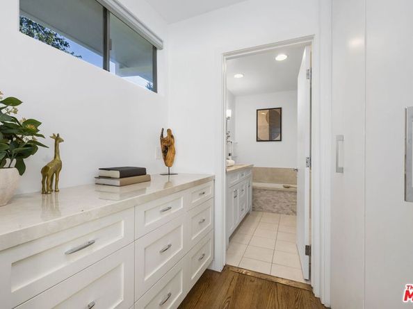 654 Elkins Road, Los Angeles CA 90049