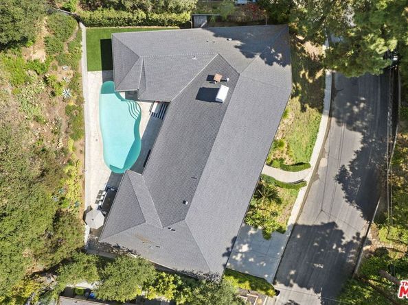 654 Elkins Road, Los Angeles CA 90049