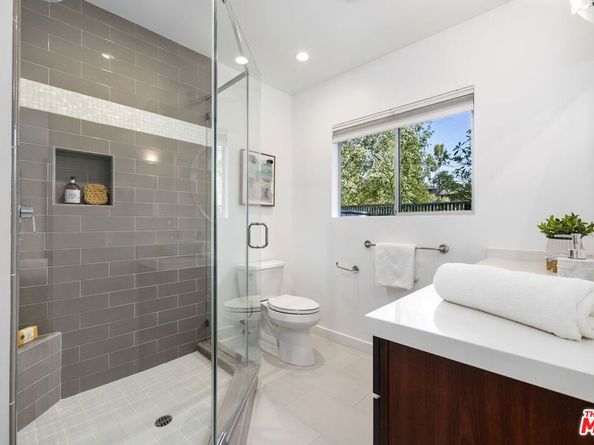 654 Elkins Road, Los Angeles CA 90049