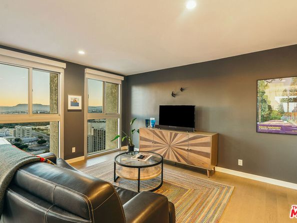 800 W 1st Street 2008, Los Angeles CA 90012