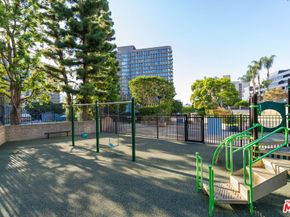 800 W 1st Street 2008, Los Angeles CA 90012