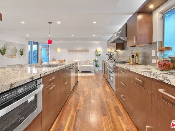 3804 Duray Place, Los Angeles CA 90008