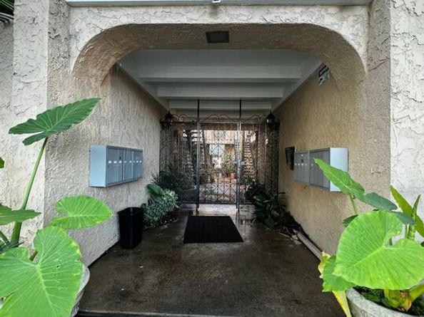 4244 E 5th Street, Long Beach CA 90814