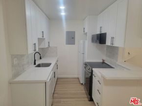 4244 E 5th Street, Long Beach CA 90814