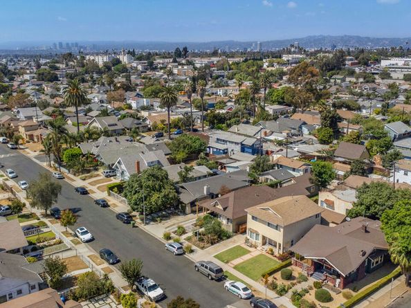 2347 W 29th Place, Los Angeles CA 90018