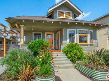 2347 W 29th Place