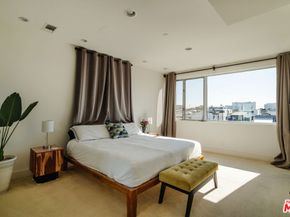 302 S Venice Boulevard, Venice CA 90291