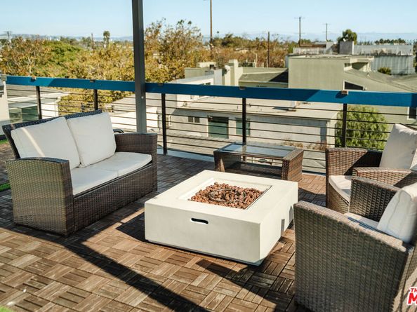 302 S Venice Boulevard, Venice CA 90291