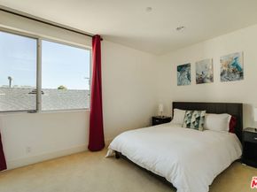 302 S Venice Boulevard, Venice CA 90291