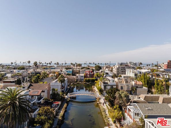 302 S Venice Boulevard, Venice CA 90291