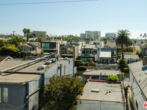 302 S Venice Boulevard, Venice CA 90291