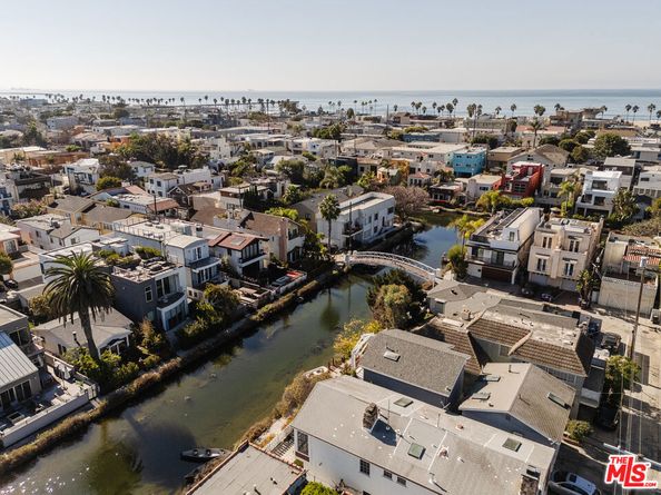 302 S Venice Boulevard, Venice CA 90291