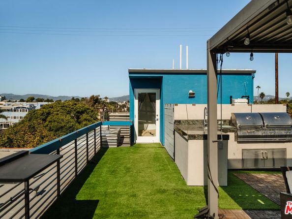 302 S Venice Boulevard, Venice CA 90291