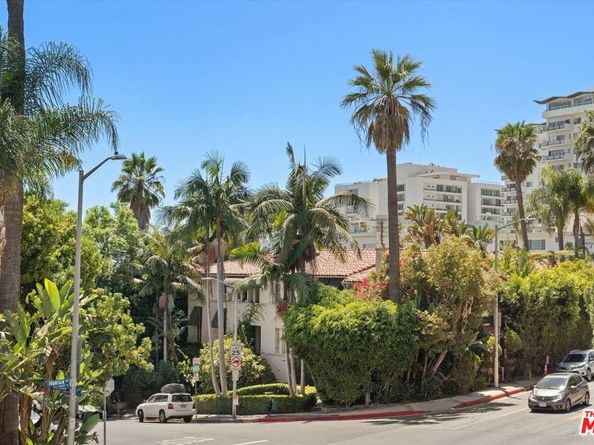 8455 Fountain Avenue 208, West Hollywood CA 90069