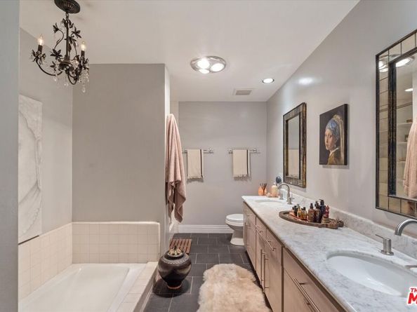 8455 Fountain Avenue 208, West Hollywood CA 90069
