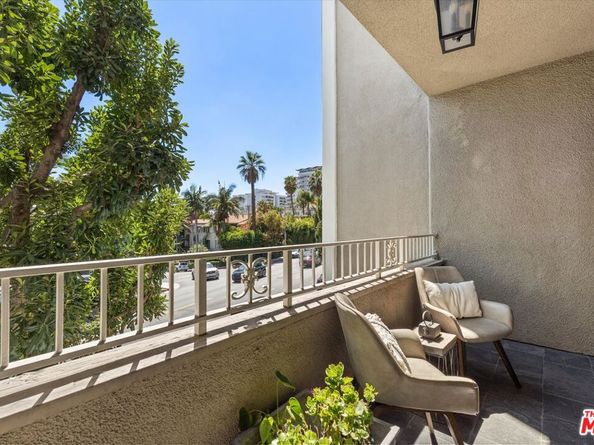 8455 Fountain Avenue 208, West Hollywood CA 90069