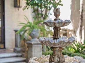 8455 Fountain Avenue 208, West Hollywood CA 90069