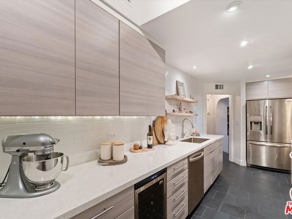 8455 Fountain Avenue 208, West Hollywood CA 90069