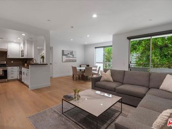 2010 S Beverly Glen Boulevard