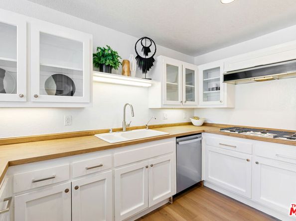29221 Heathercliff Road 13, Malibu CA 90265