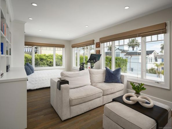 535 Ocean Blvd, Coronado CA 92118