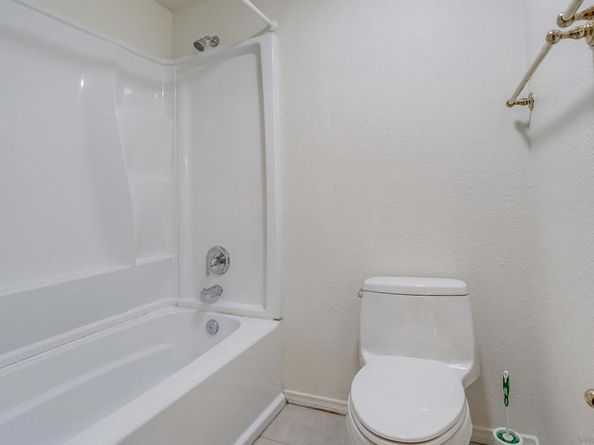 4018 Nobel Dr 201, San Diego CA 92122