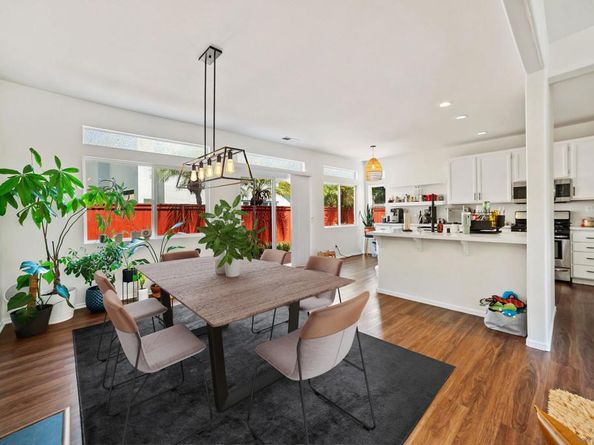 318 Diamante Way, Oceanside CA 92056