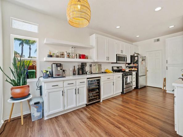 318 Diamante Way, Oceanside CA 92056